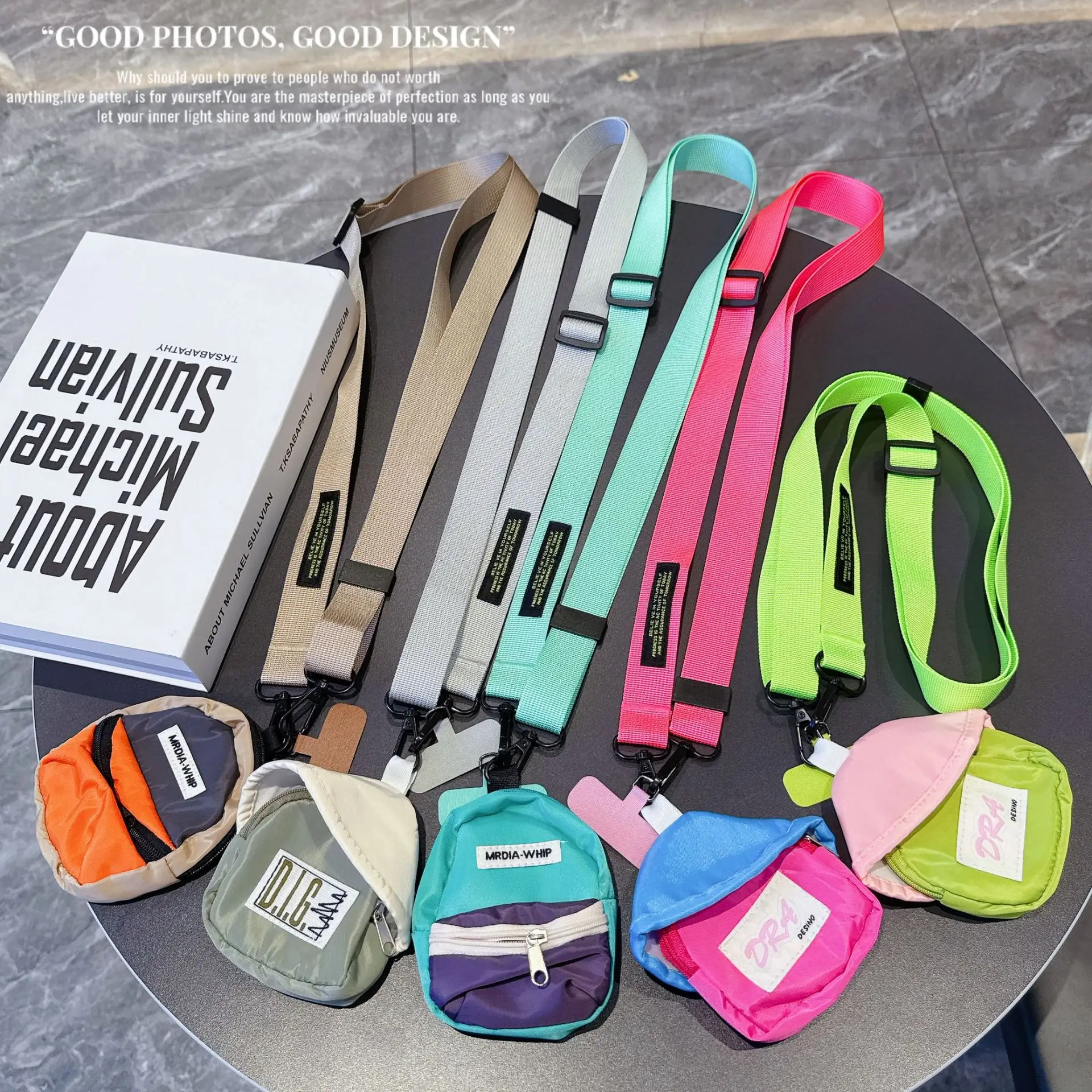 Teléfono con cordón colorido y simple, auriculares de cuerda larga cruzada tejida, colgante de llavero, clip antipérdida ajustable, monedero