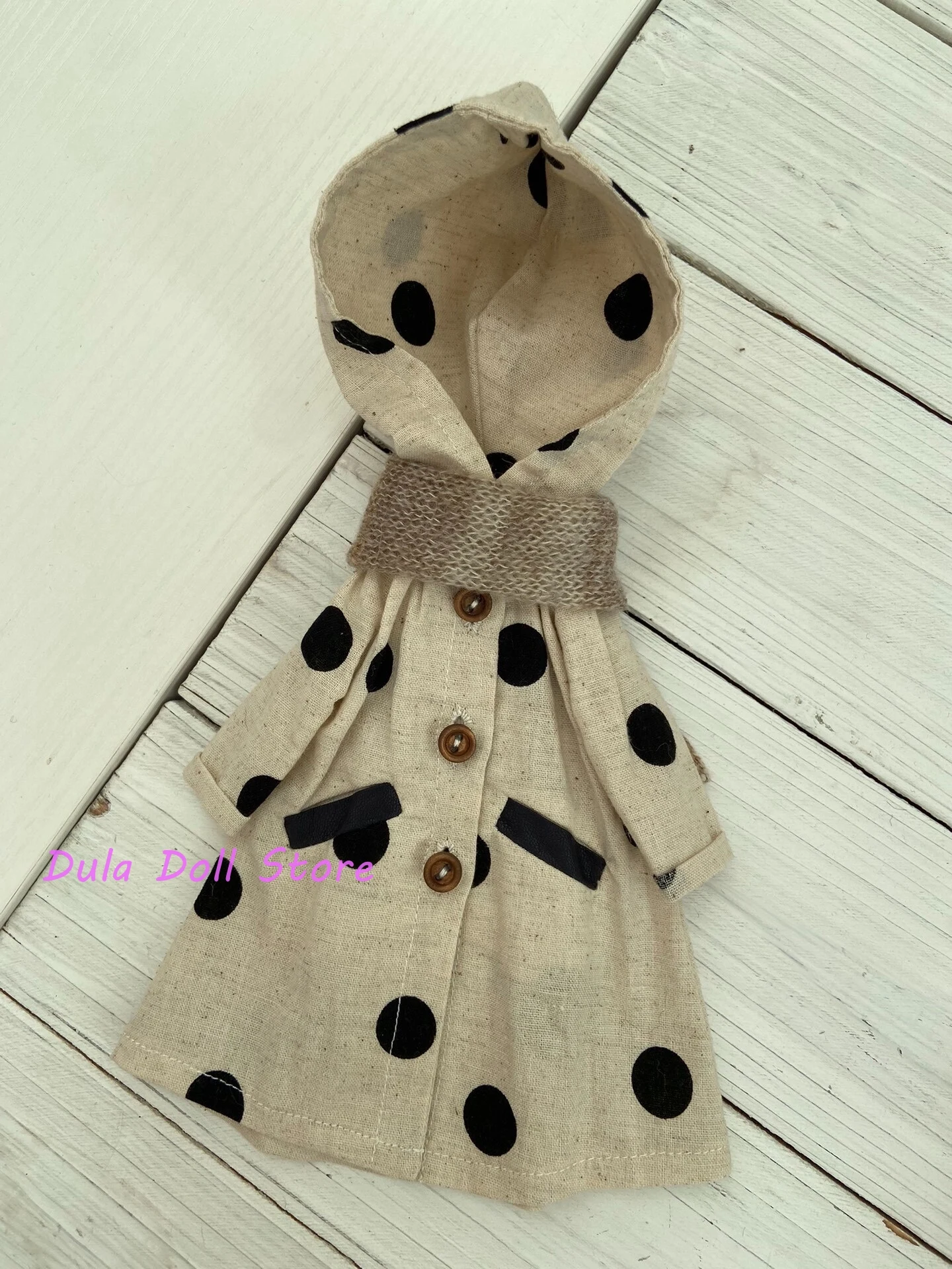 

Одежда для кукол 2026 Dula: Длинное пальто в японском стиле с капюшоном и в горошек для кукол Blythe, Landoudou, Landazz, ob24, ob22, Azone, Licca, ICY