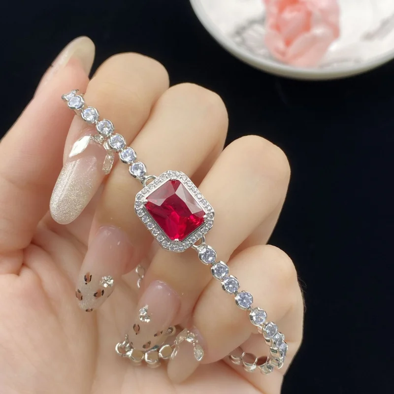 Red Corundum Fluorescent Light Color-Changing Rectangular Elegant Bracelet for Women Bride Wedding Banquet Dress Accessories Jew