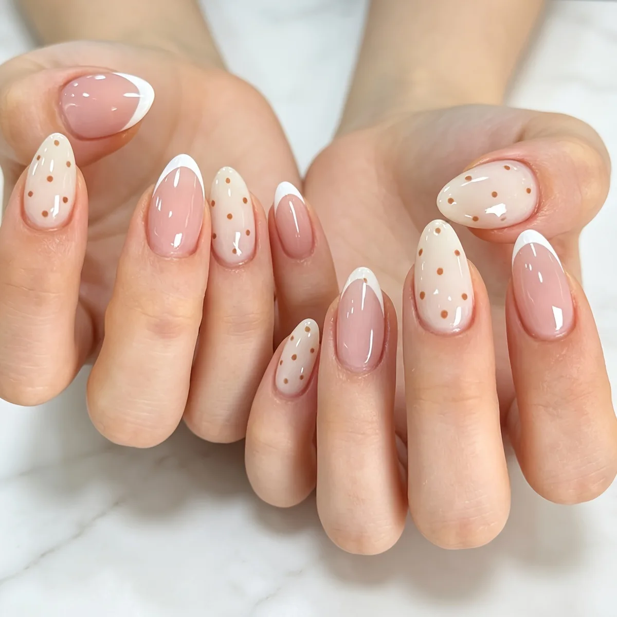 24Pcs French Tip Flower Nails Polka Dot Press on Nails Short Almond False Nails Manicure Accessories for Weddings Parties