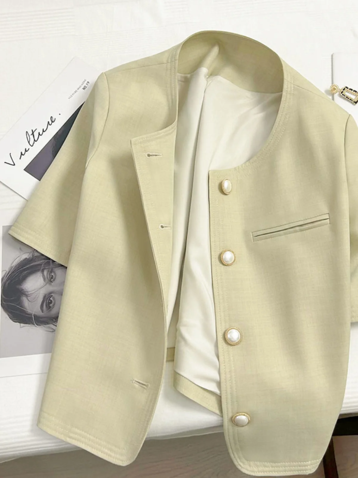 Elegant Thin Women's Suit Jacket Summer Short Sleeve Fashion Pearl Button High-End Design Sense Western Style Top Casual Pure...