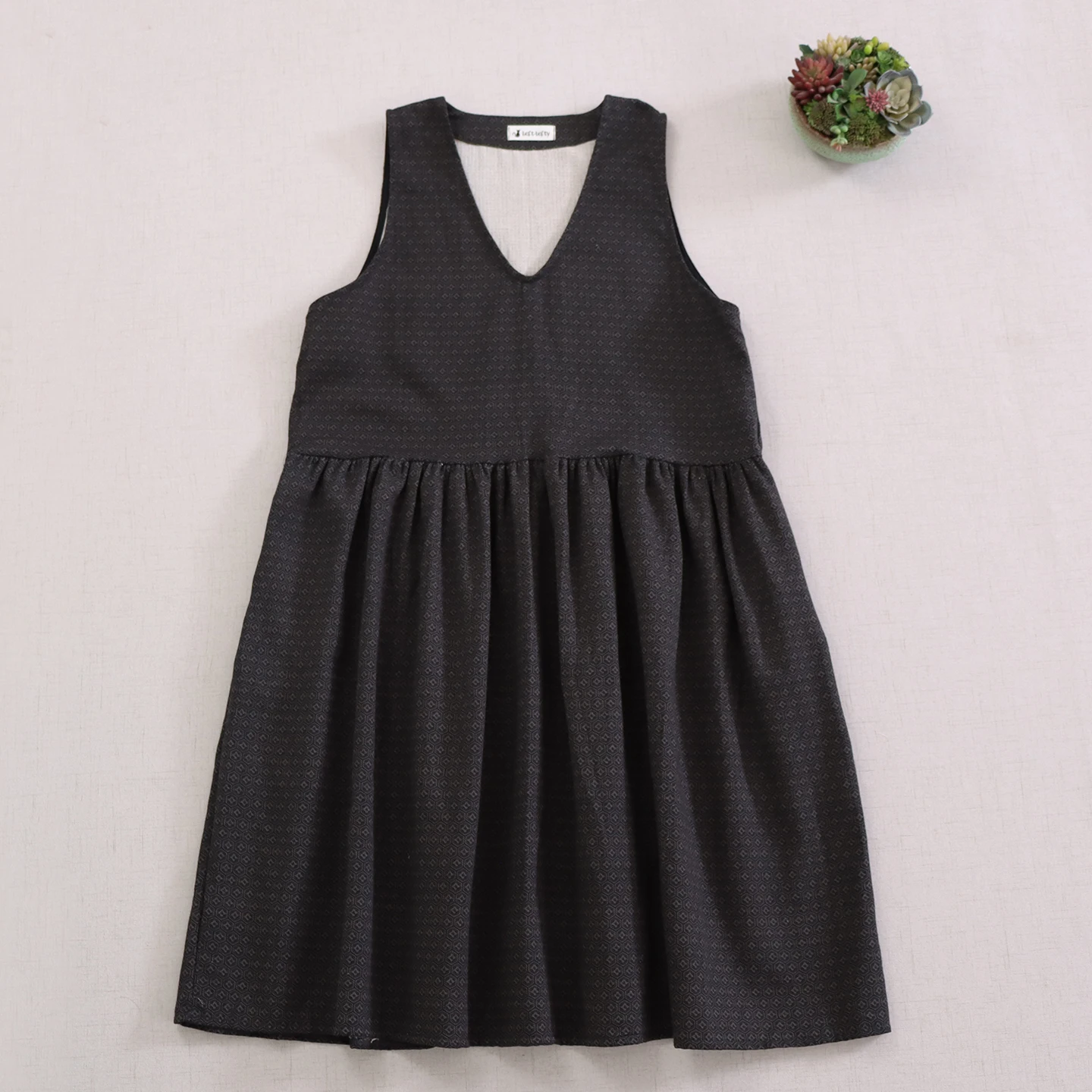 Japanese Vintage Mori Girl Printed Outwear Vest Dress Women Autumn New V-Neck Sleeveless Casual Loose Retro A-Line Tank Dresses