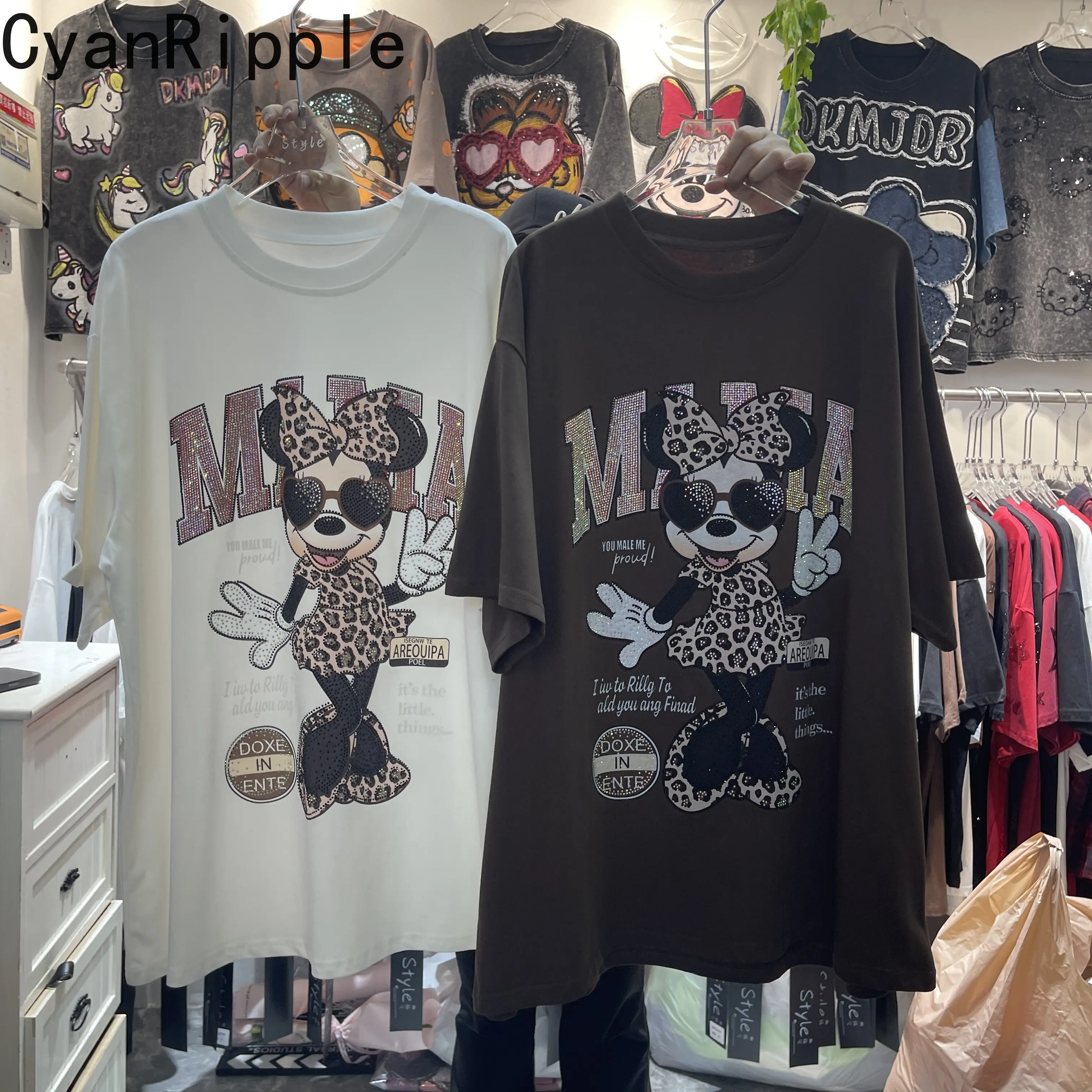 

Американская новая весенне-летняя свободная футболка с коротким рукавом, удлиненная, с круглым вырезом, пуловер, топ с принтом Hot Diamonds Mickey, хлопковые футболки