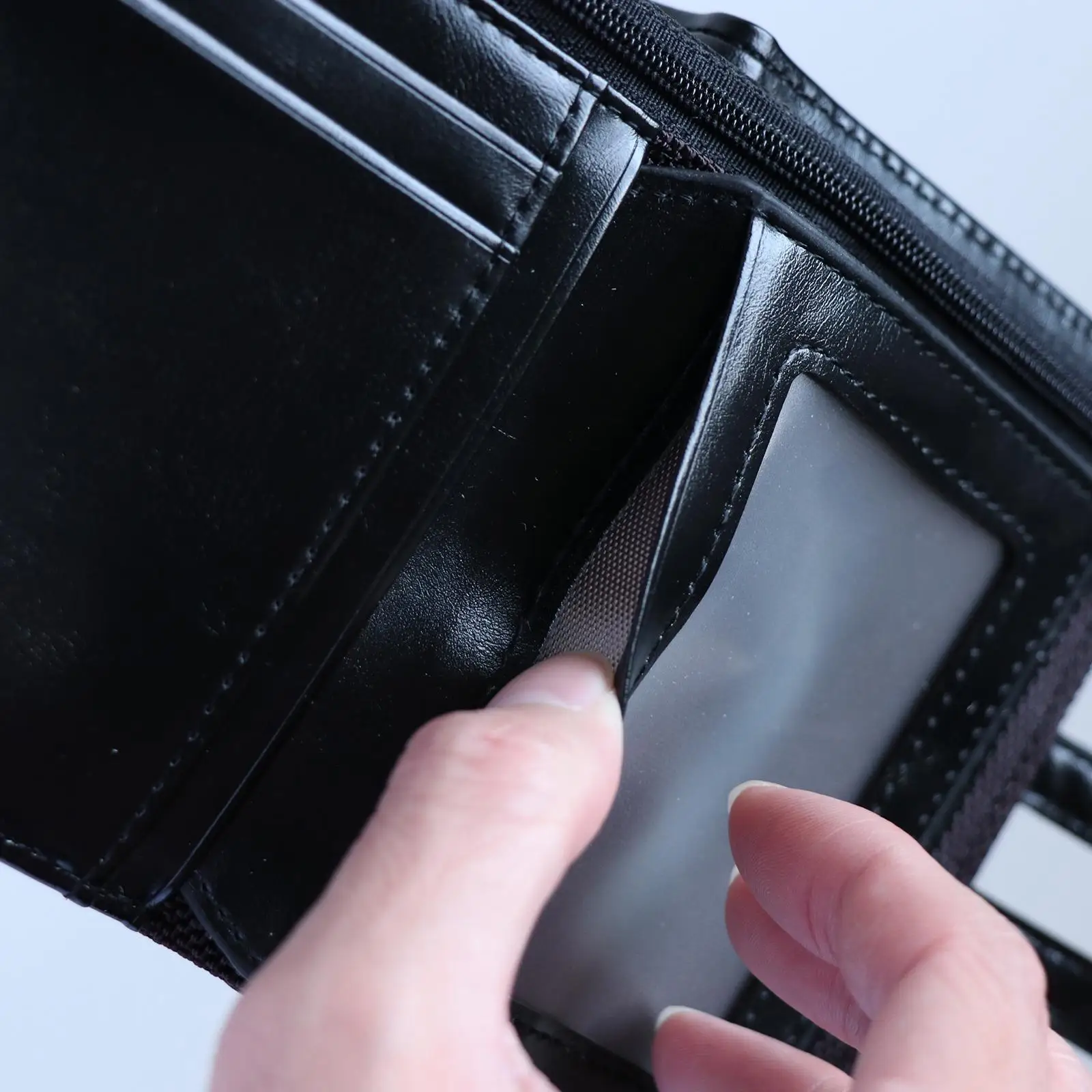Bifold Wallet for Men and Women Zipper Card Holder Artificial Leather Purse Luxury for Office and Gifting