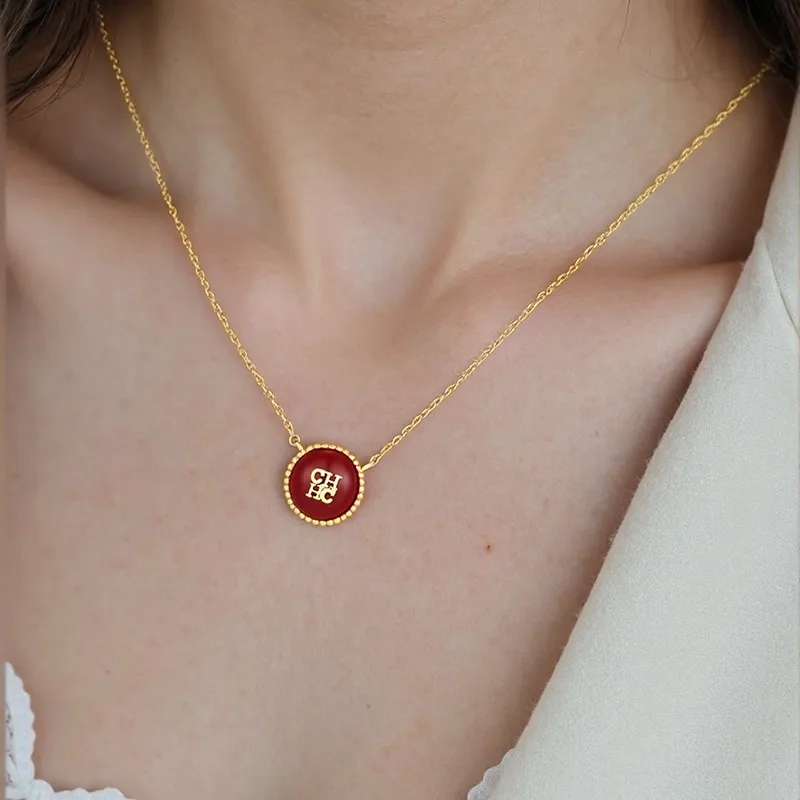 

CH Round White Shell Logo Pendant Necklace Cosplay Accessories Gold Plated Womens Horrorcosplaycostumeprops