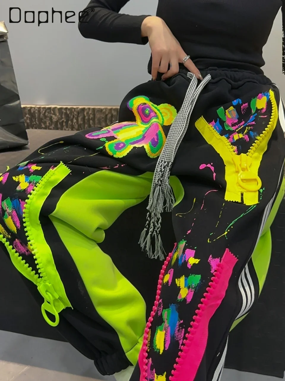 Pantaloni Casual con stampa Graffiti da strada per le donne 2024 primavera estate nuovi pantaloni della tuta da ginnastica larghi a vita alta che