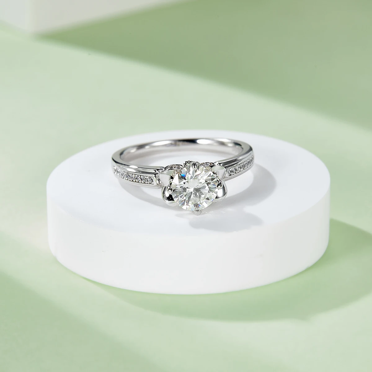 

Hight Quality Moissanite Ring Round Cut 6.5mm Party Gifts for Women