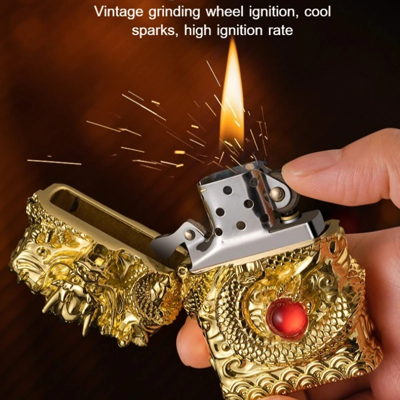 New Heavy Helmet Body Craftsmanship Embossed Grinding Wheel Open Flame Lighter Vintage 3D Embossed Metal Shell Cigarette Lighter