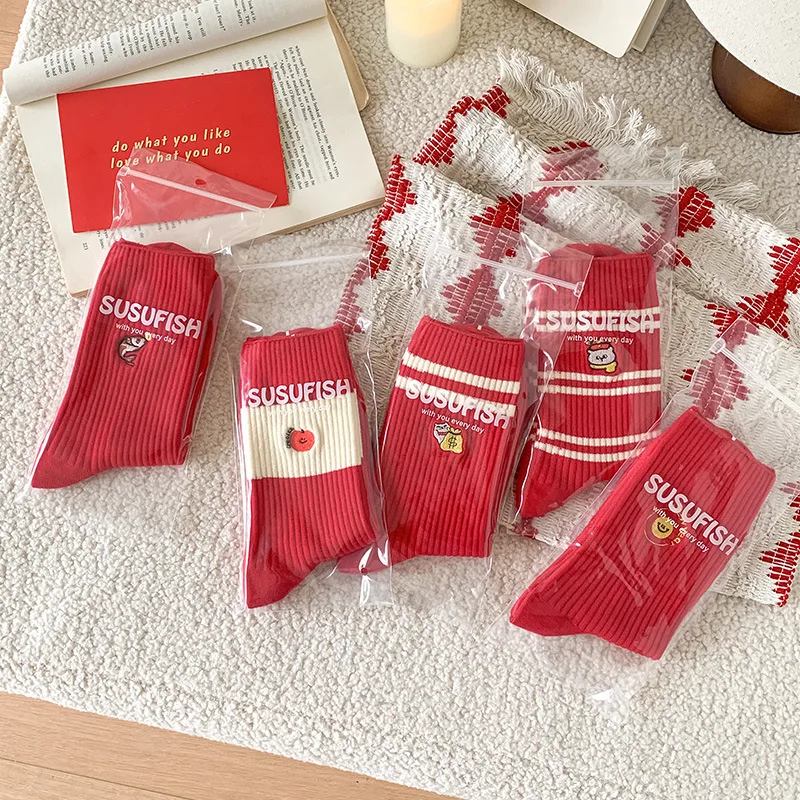 2 أزواج من 2026 السنة الجديدة جوارب قطنية الكرتون لطيف منتصف جوارب أنبوبية يشير إلى السعادة الحظ البساطة مخطط الجوارب غير رسمية