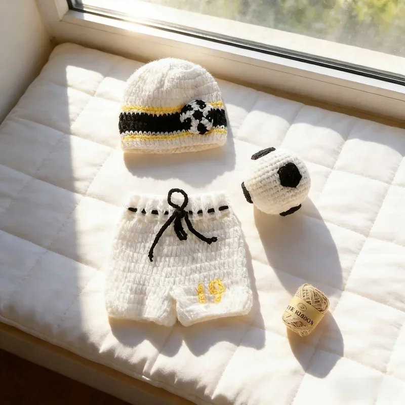Newborn Photography Props Handmade Weaving Cartoon Football Outfit Baby Sports Clothes Set Infant Photo Shooting Studio Wear