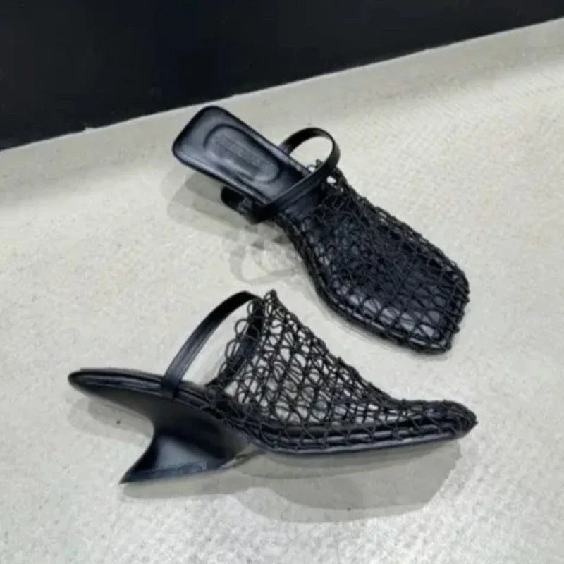 Zapatillas de mujer con punta cuadrada de estilo extraño, malla de aire, altura creciente, moda sólida, prendas de vestir de verano, zapatos de mujer, novedades de 2024