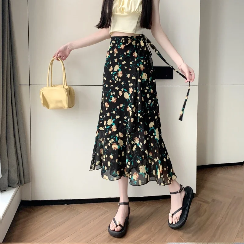 Black background floral 8540