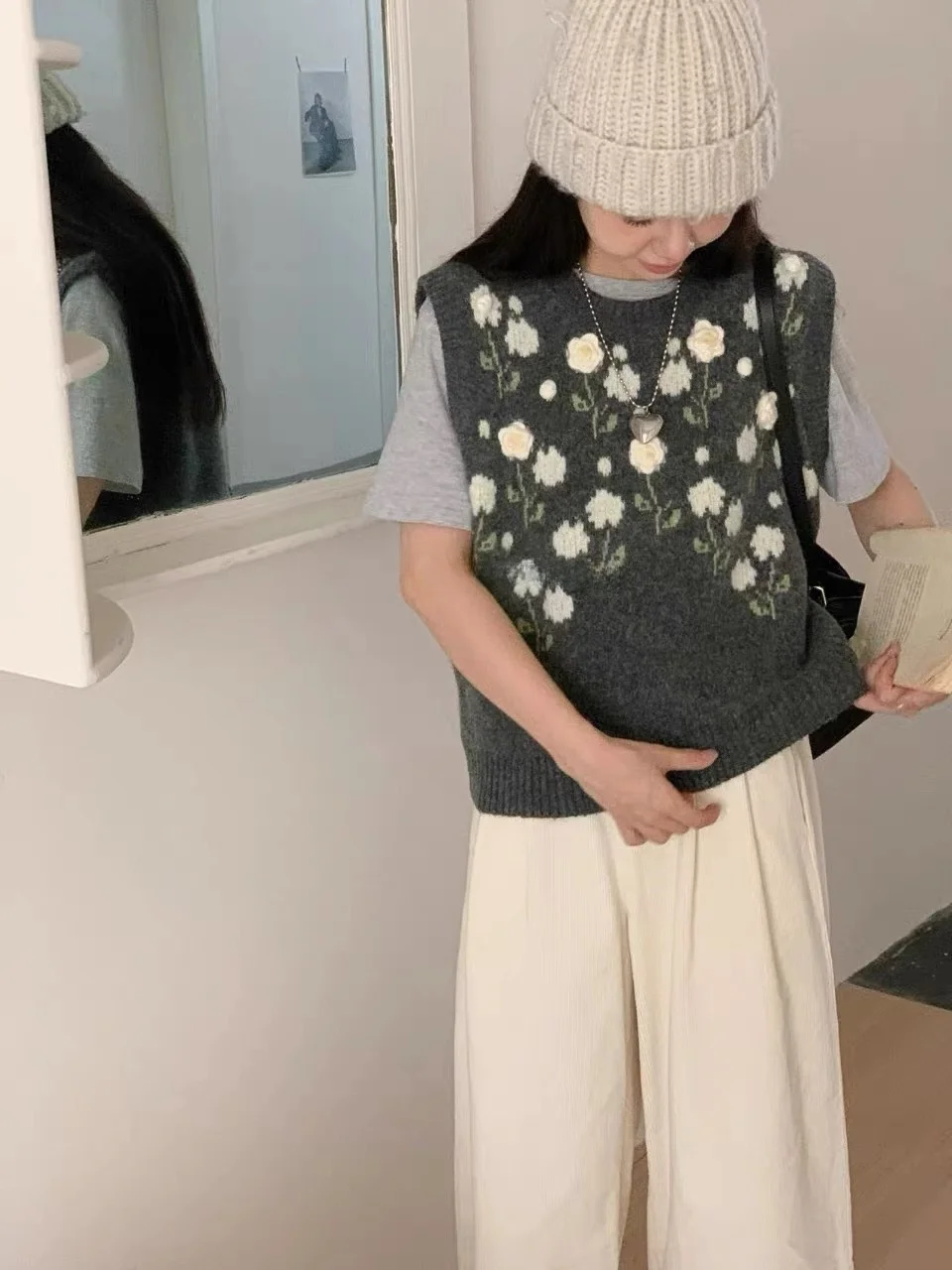 

Корейский вязаный жилет Laid-ba для женщин, осенняя новинка, свободный крой, многослойный, с подплечниками, утолщенный, с цветочным узором