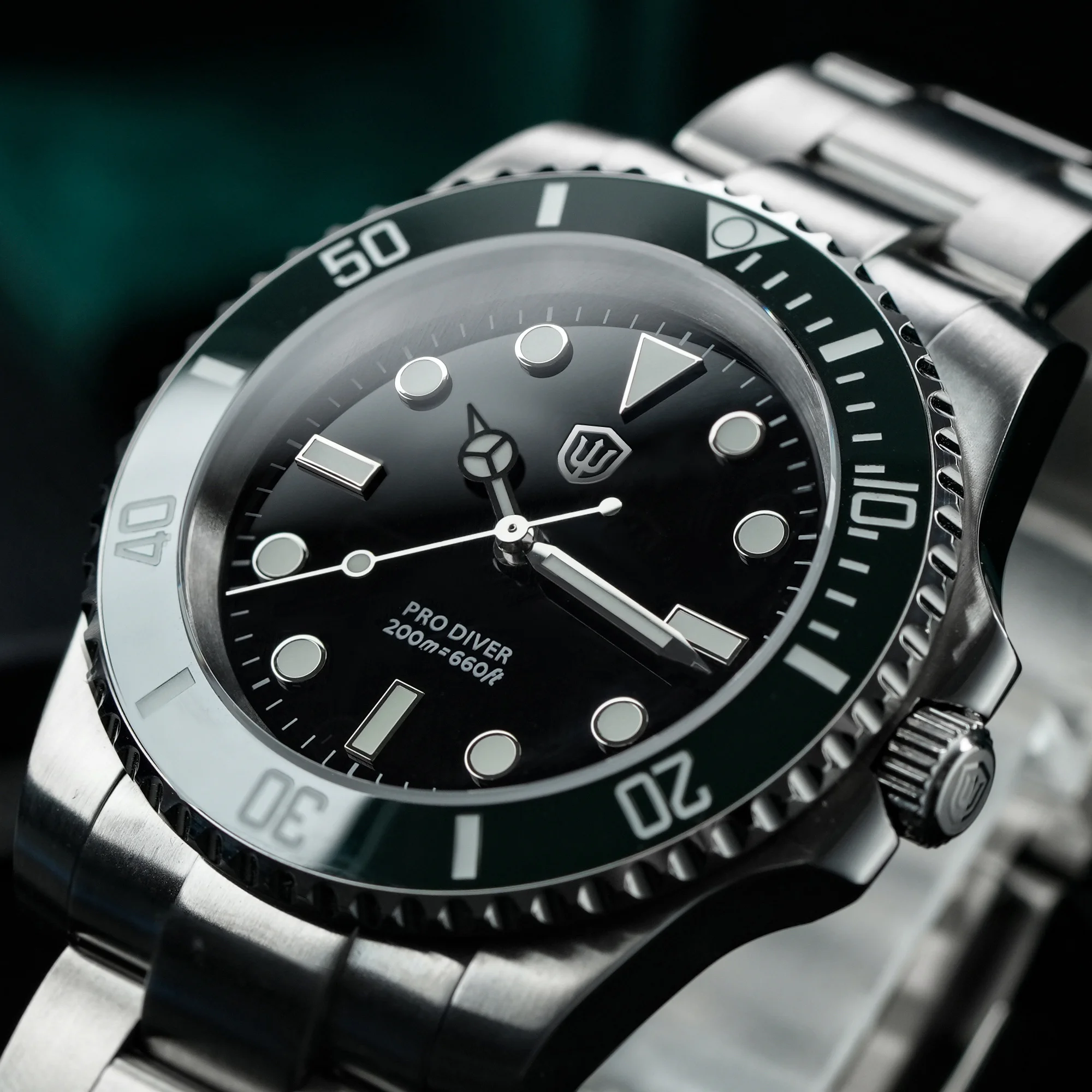 ساعة واتشدايفز WD1680Q V2 بقرص - مراجعة Luxury Watch With Green Dial وسعره