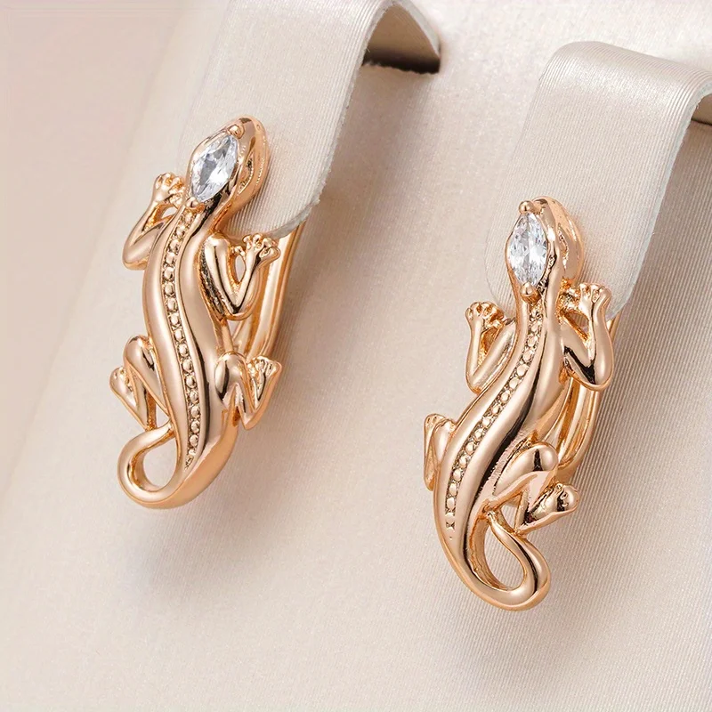 Fashion Crative Hand Carved Lizard Shaped Pendant Earrings for Women Inlaid Synthetic Zirconia Charm Banquet Jewelry Accessories