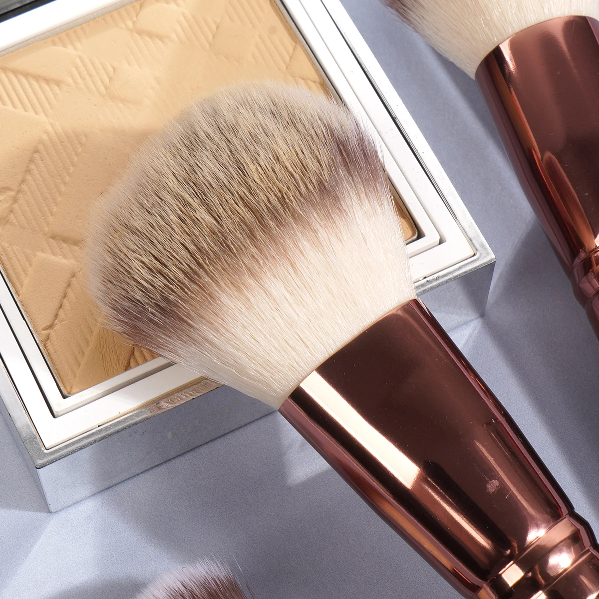 MAANGE 28PCs Makeup Brush Set Double Ended Foundation Brush Powder Concealer Blush Brush Face Eye Makeup Brushes Kit for Travel