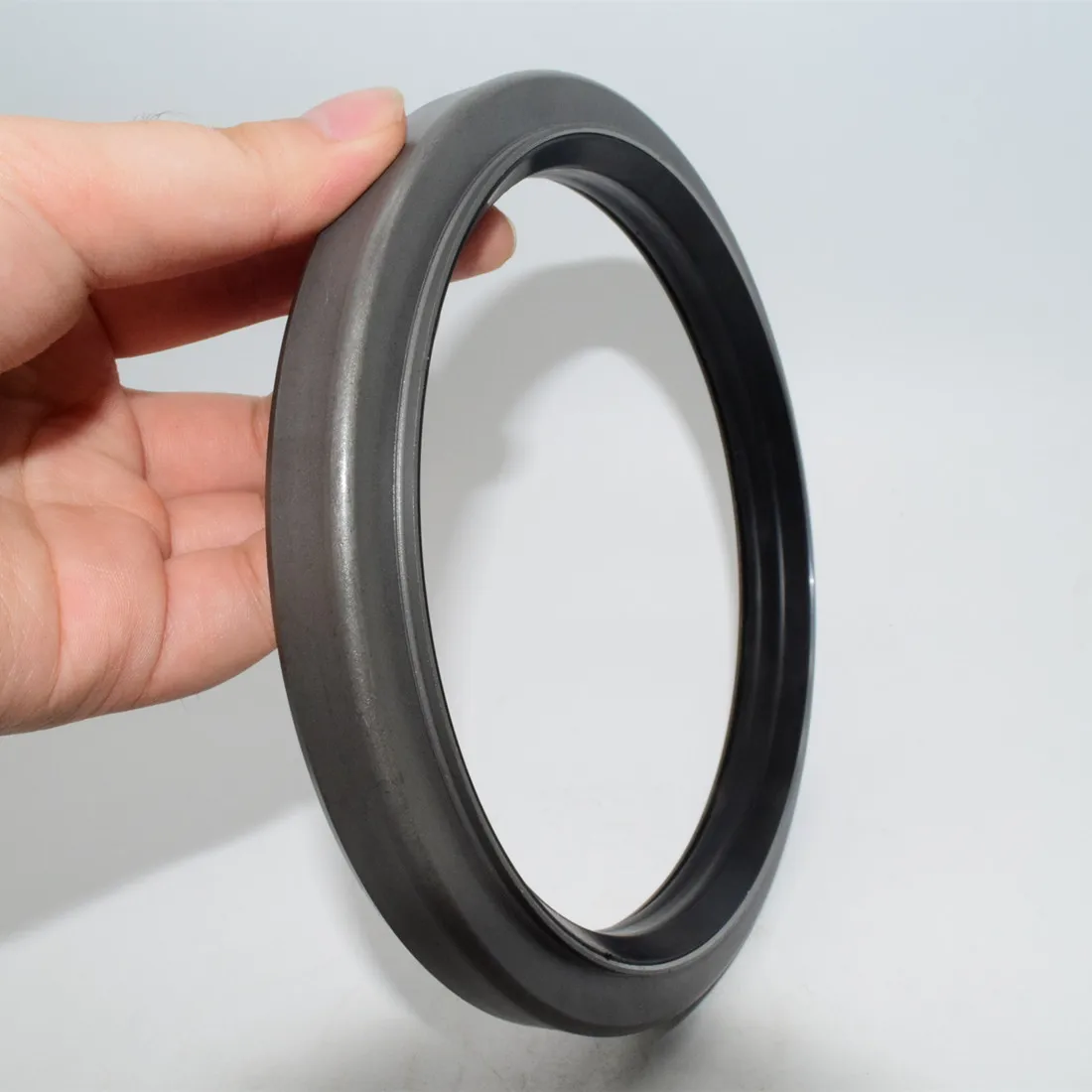 Cassette Shaft Oil Seal REVOLVING 130*160*17mm NBR Engineering Agricultural Machinery Seal ISO 9001:2008