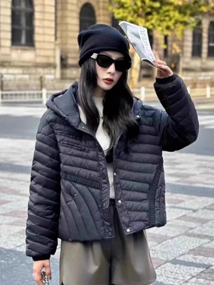 2025 chaqueta acolchada ultraligera de invierno para mujer 90% plumón de pato blanco Parkas informales holgadas con capucha prendas de vestir básicas a prueba de viento abrigo