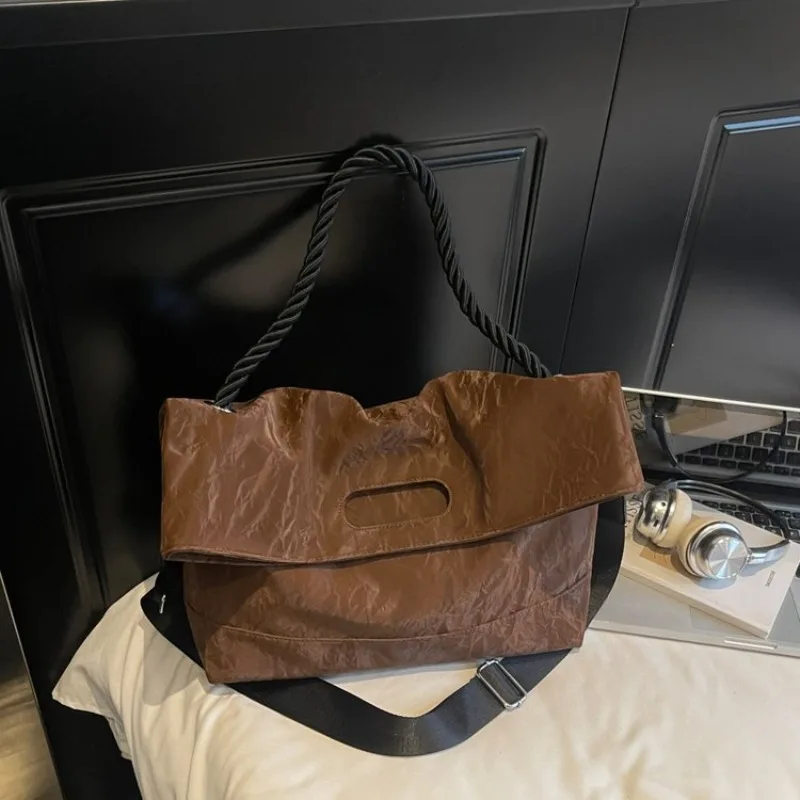 

High-End Simple Unique Vintage Diaper Bags For Women Designer Leather Large Capacity Elegant Shoulder Bag Luxury Fashion