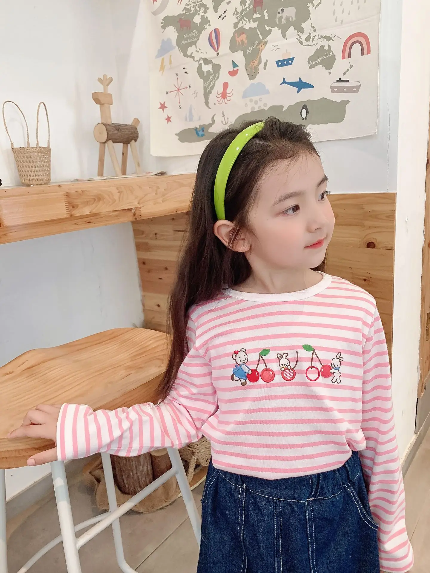 Autumn and winter new children\'s long-sleeved T-shirt striped cherry embroidered bear top  shirt