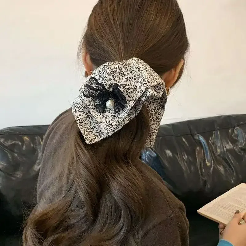 Französischer Stil, Perlenspitze, Schleife, Blumenmuster, quadratische Haargummis, Damen-High-End-Kopfblume, Hinterkopf-Pferdeschwanz-Haarseil, sanftes Haargummi