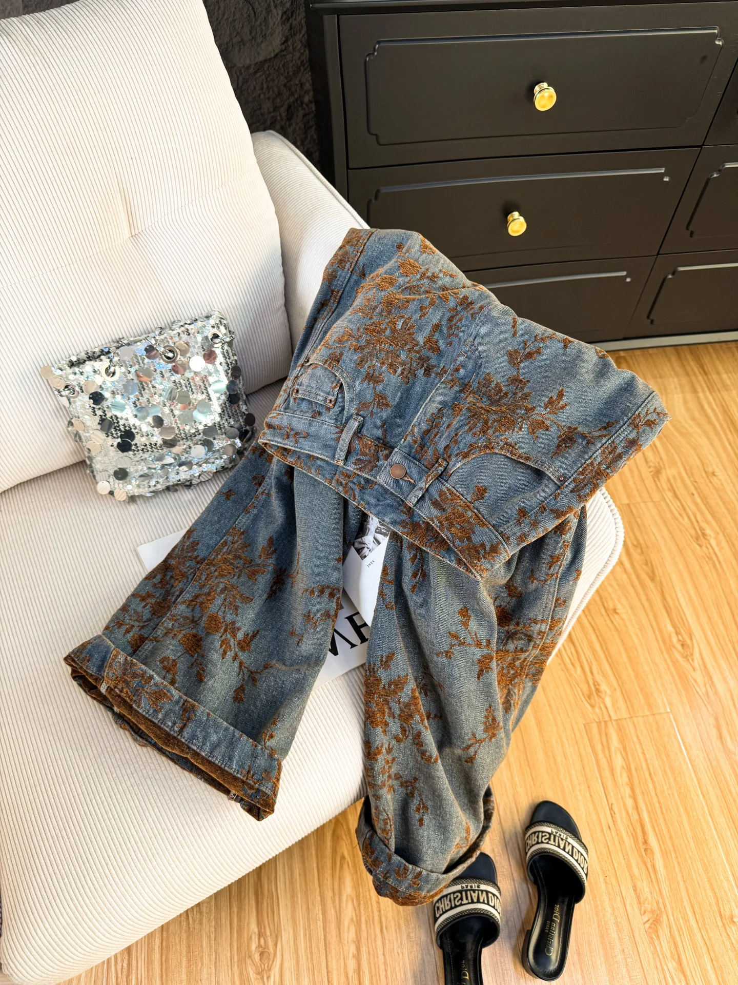 

Модные винтажные универсальные женские джинсы, свободные прямые брюки с высокой талией, осенние повседневные брюки с цветочным узором