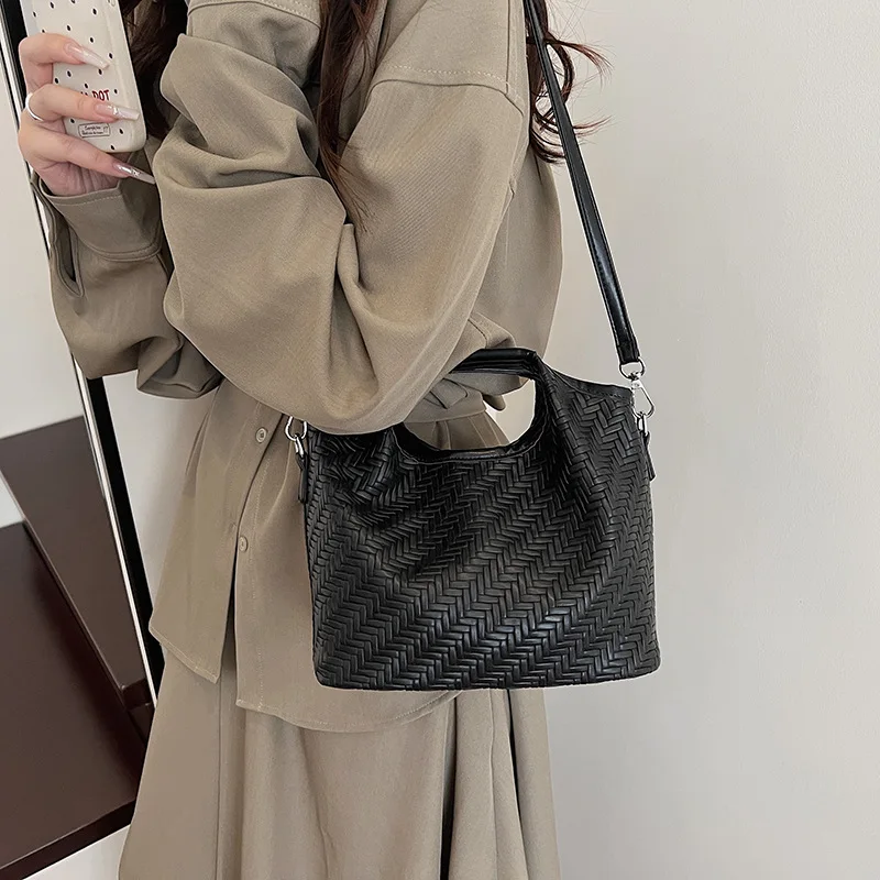 

New 2025 Premium Underarm Bag for Women Crossbody Purse Fashionable Handbag Gift