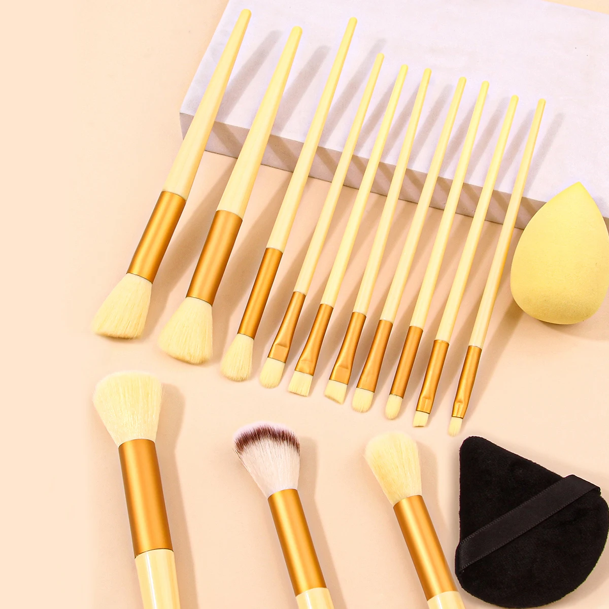 15 pz giallo chiaro trucco rinfresca mano bellezza trucco Set pennello fondotinta spugna impostazione uovo soffio di polvere ombretto pennello fard