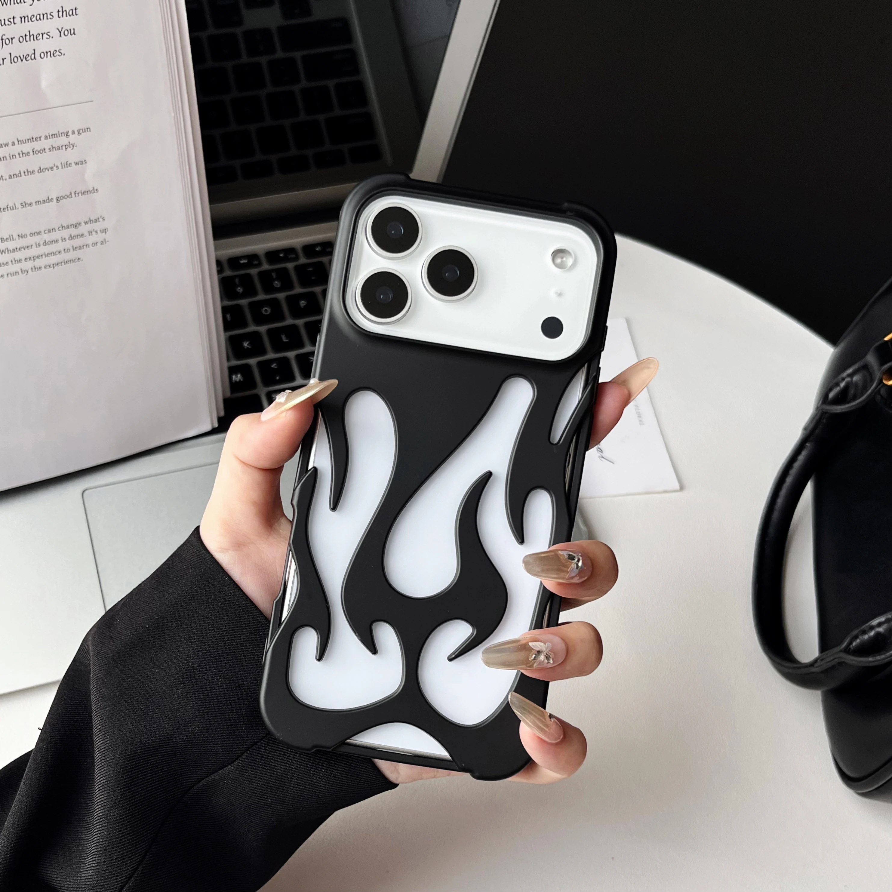 Luxuriöse 3D-Flammenmuster Hohle Schlanke Handyhülle für iPhone 18 17 16 15 14 13 12 11 Pro Max Air Stoßfeste Schutzhülle – Detail 21