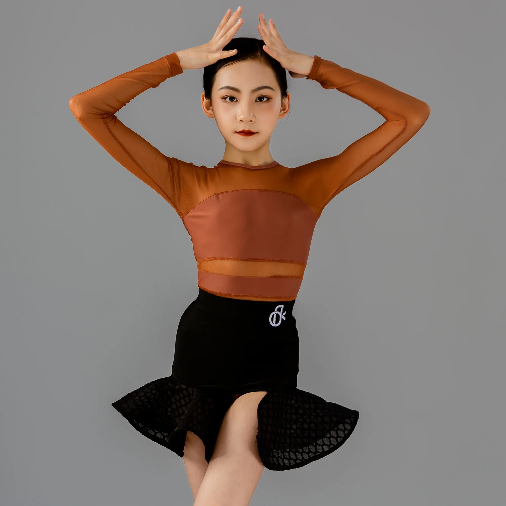 

2025 Long Sleeve Backless Top Skirt Latin Dance Dress Chacha Rumba Dance Girls Performance Costumes Competition Suit DQL11559
