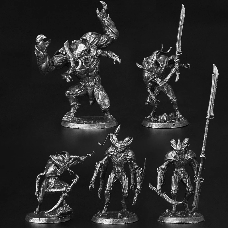 Peaks Caves Mantis Man Soldier Model Figurines Copper Sculpture Miniatures Decoration Crafts Gifts for Men and Women