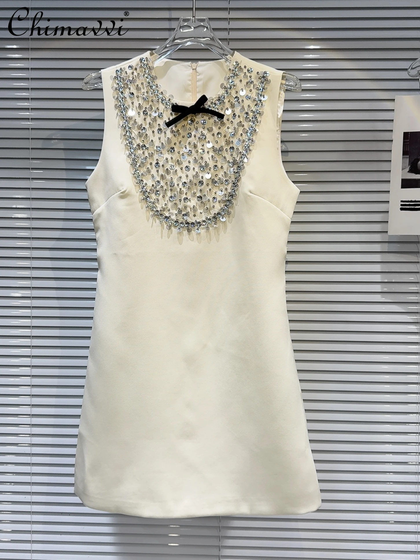 

2024 Summer New Heavy Bow Sequin Rhinestone Short Socialite Ladies Dress Fashion Round Neck Slim Elegant Party Vest Dress