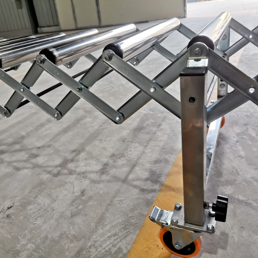 China Manufacturer Specializes In Customizing High-quality Motorized Steel Gravity Roller Conveyor.
