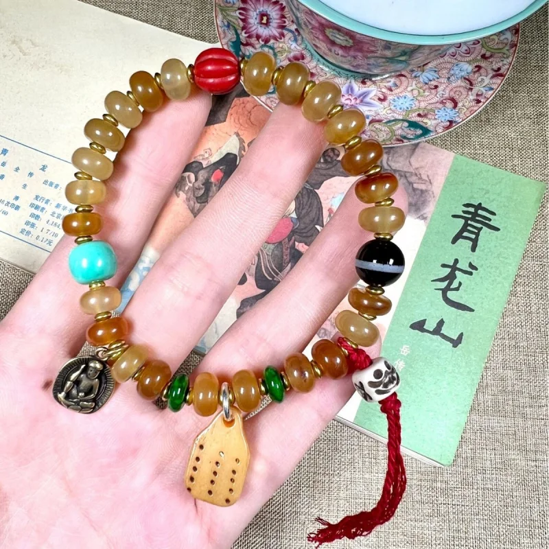 Golden Tortoise Bead Bracelet Single Loop Collectible Item with Bone Pendant and Copper Clasp Accessories