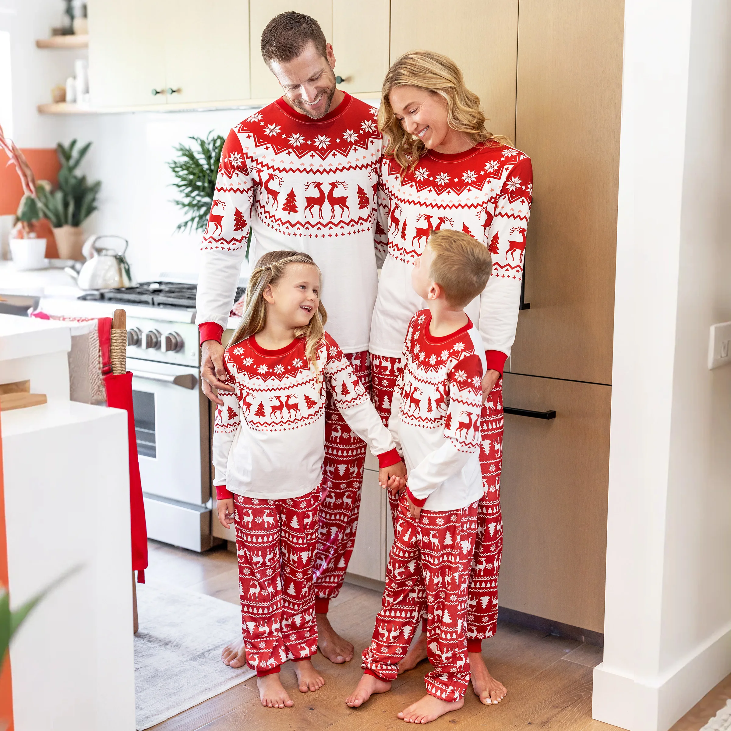 

PatPat Christmas Reindeer and Snowflake Print Family Matching Pajamas Sets