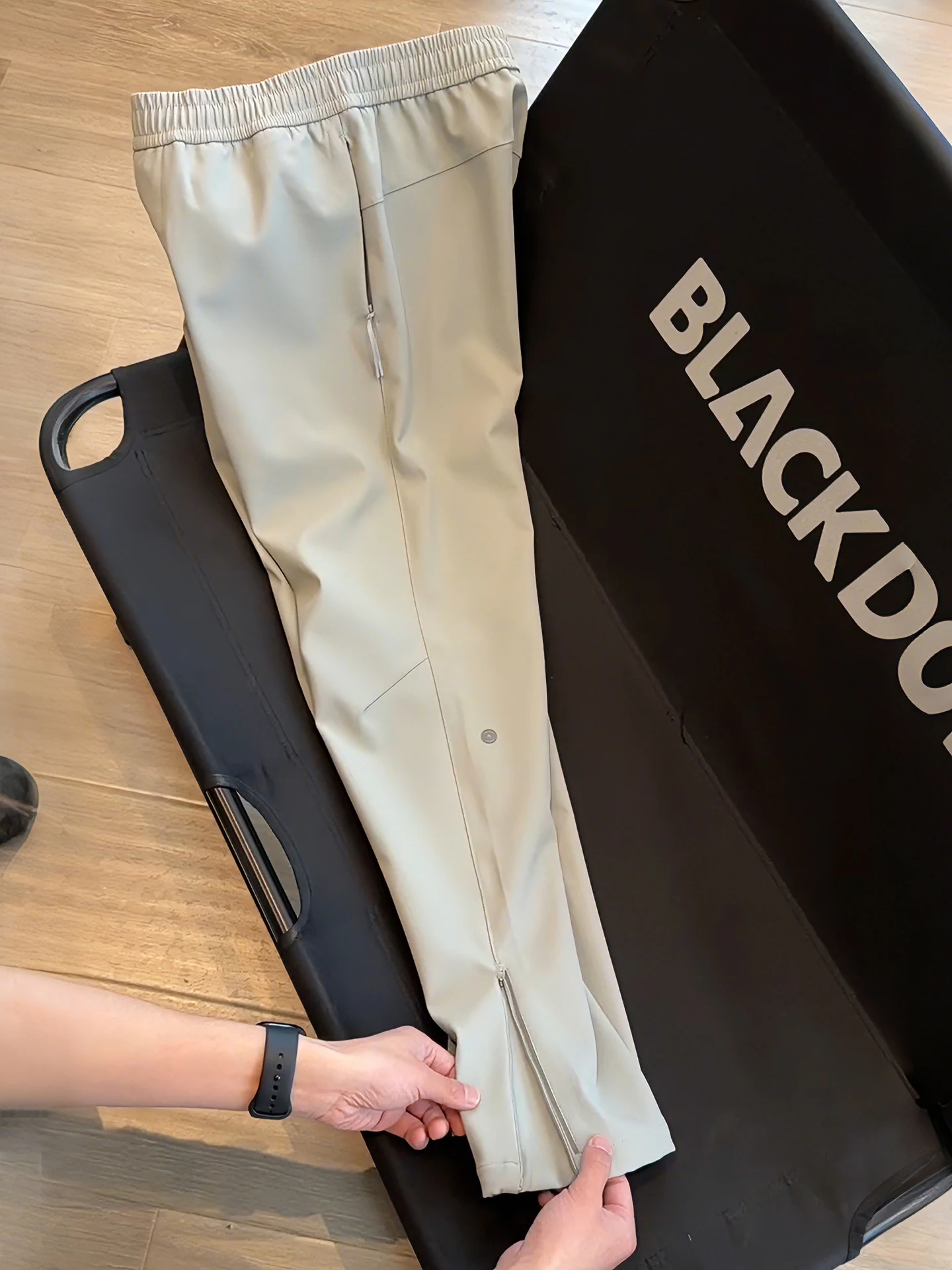 

Men's Outdoor Climbing Pants Spring Design American Workwear Soft ell Side Zipper Bootcut Hiking Trousers Casual Straight Leg