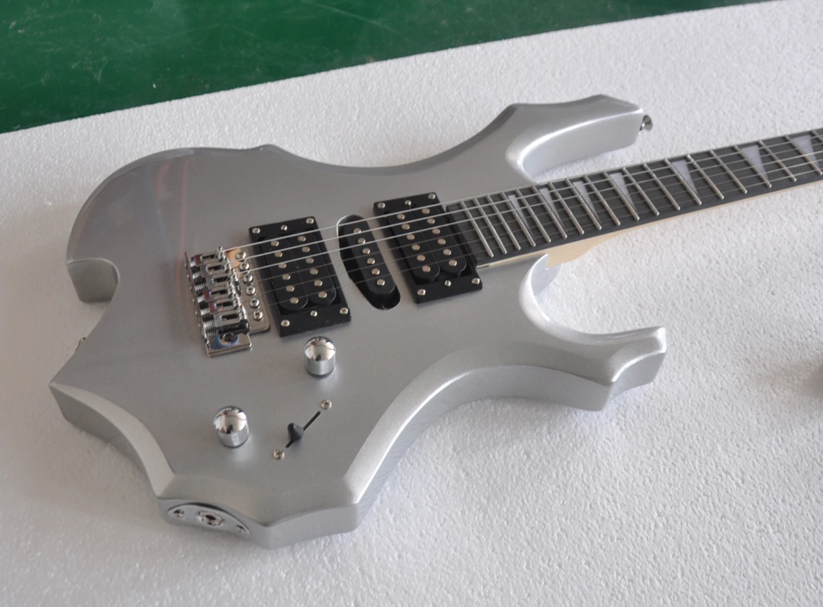 Metal Silvery Electric Guitar Guitar Sycamore Wood Body Accept Customization
