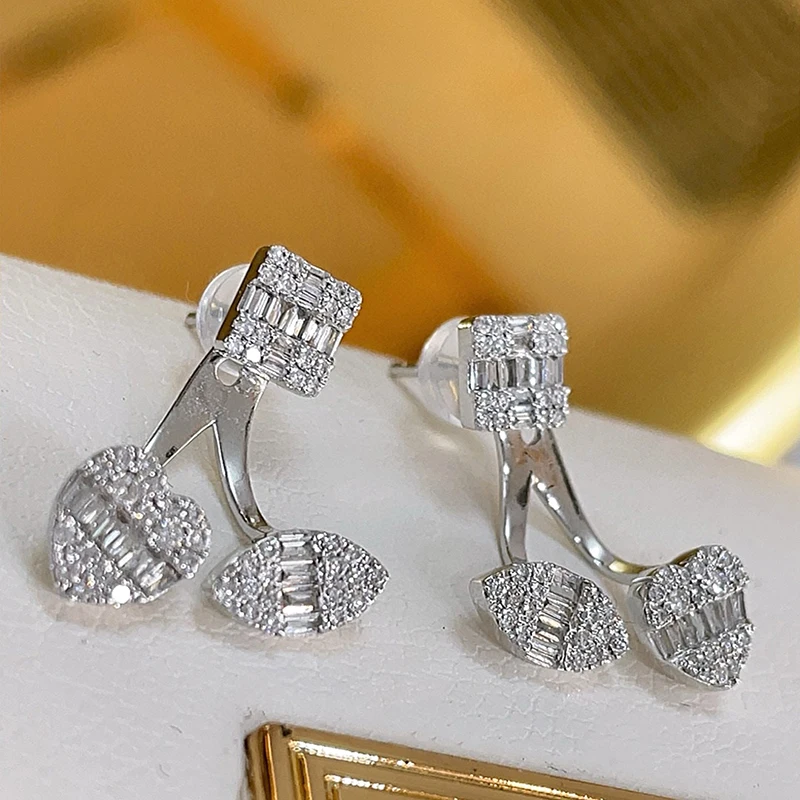 KUGG 100% 18K أقراط الذهب الأبيض موضة أنيقة نمط 0.62 قيراط أقراط الماس الطبيعي الحقيقي للنساء مجوهرات الزفاف العالية