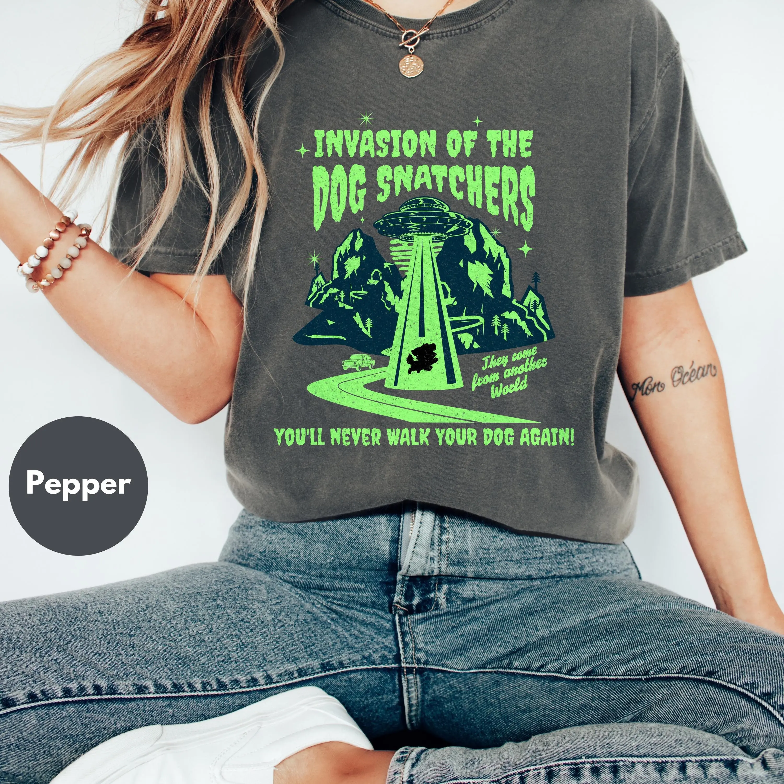 

Винтажная футболка с собакой НЛО, забавная футболка в стиле ретро на Хэллоуин для мамы, фильм ужасов, жуткие старые фильмы