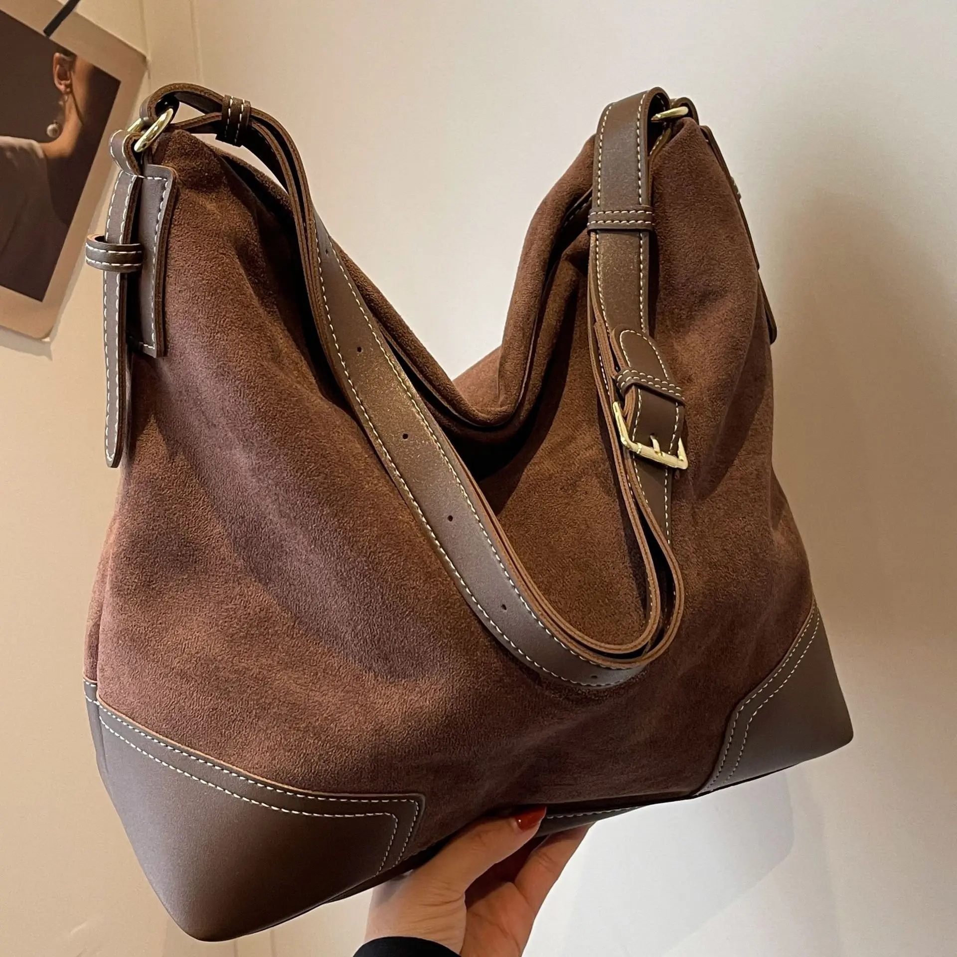 

Корейская замшевая кожаная сумка через плечо для женщин, летняя коллекция 2026, большие женские сумки-тоут, винтажные дизайнерские люксовые женские сумочки и клатчи