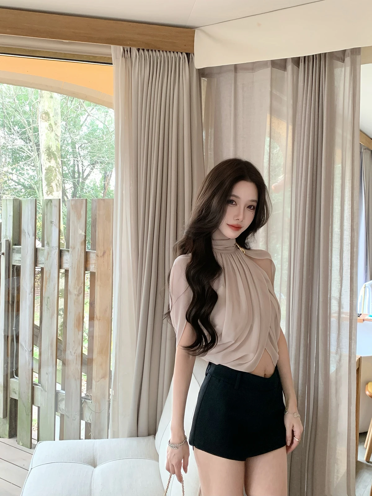 

JustQin Heart Throbbing Encounter 2026 New Summer Women's Sexy Asymmetrical Hemline Chiffon Top Breathable Skin-friendly Shor...