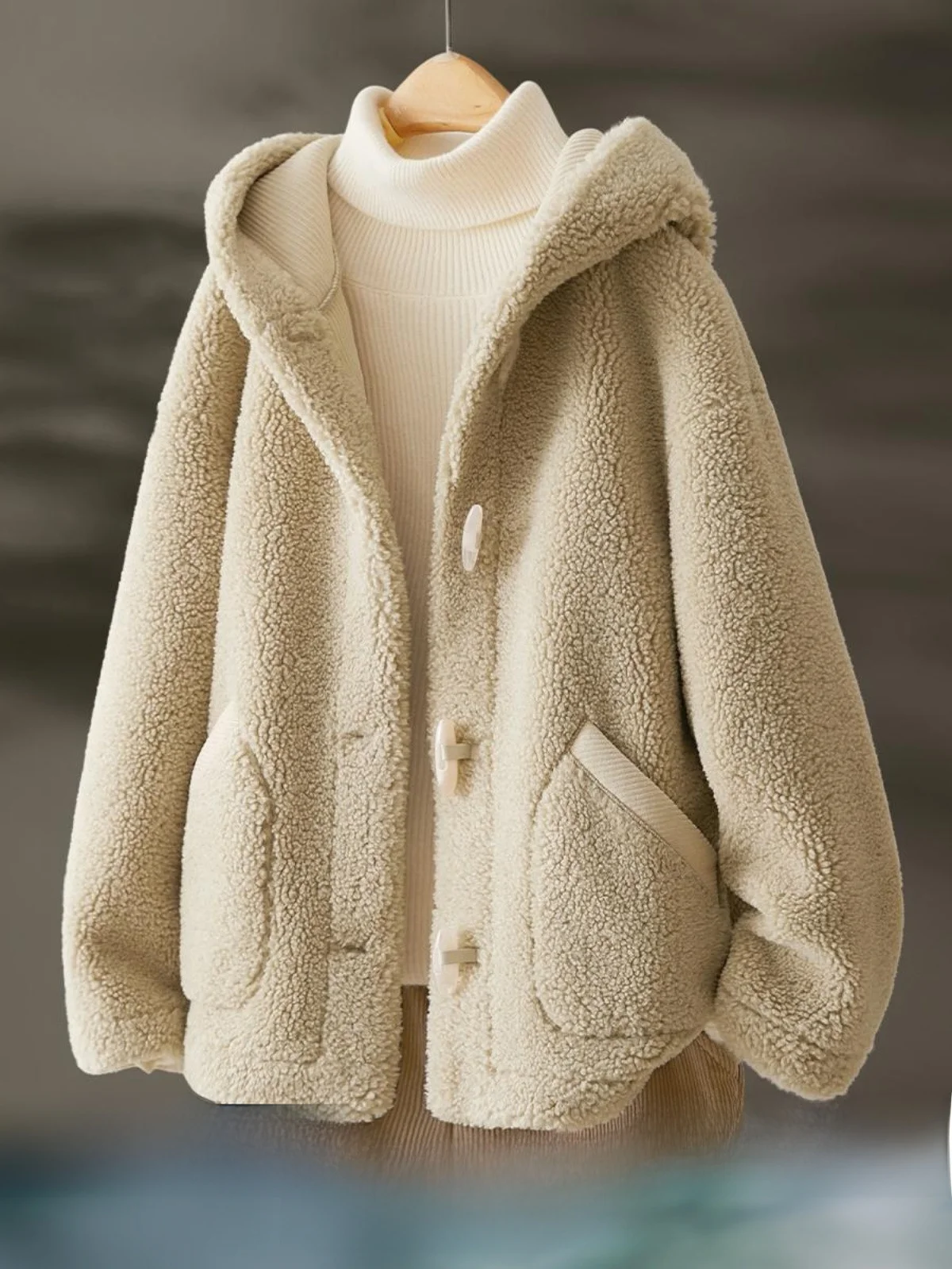 IHIMI Jaqueta de Pele Curta Espada de Inverno Fena Casual com Capuz Forrada de Lã Versátil de Alta Qualidade Fibra de ...