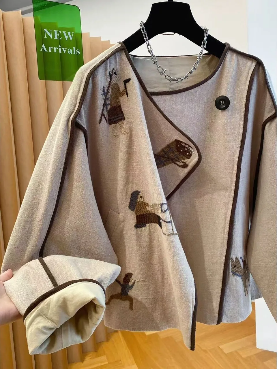 سترة نسائية فضفاضة طويلة مطرزة من الكتان لربيع وخريف جديد Sle ملابس خارجية فريدة من نوعها مصممة بشكل جذاب #4
