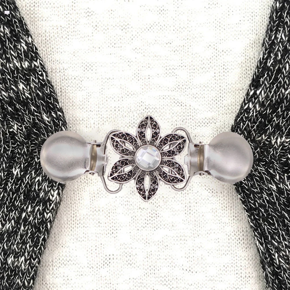 

2 pcs Cardigan Clips For Women Flower Design Shawl Clamps Clothing Pins Sweater Brooches Lady Scarf Fasteners Clothes Tighten