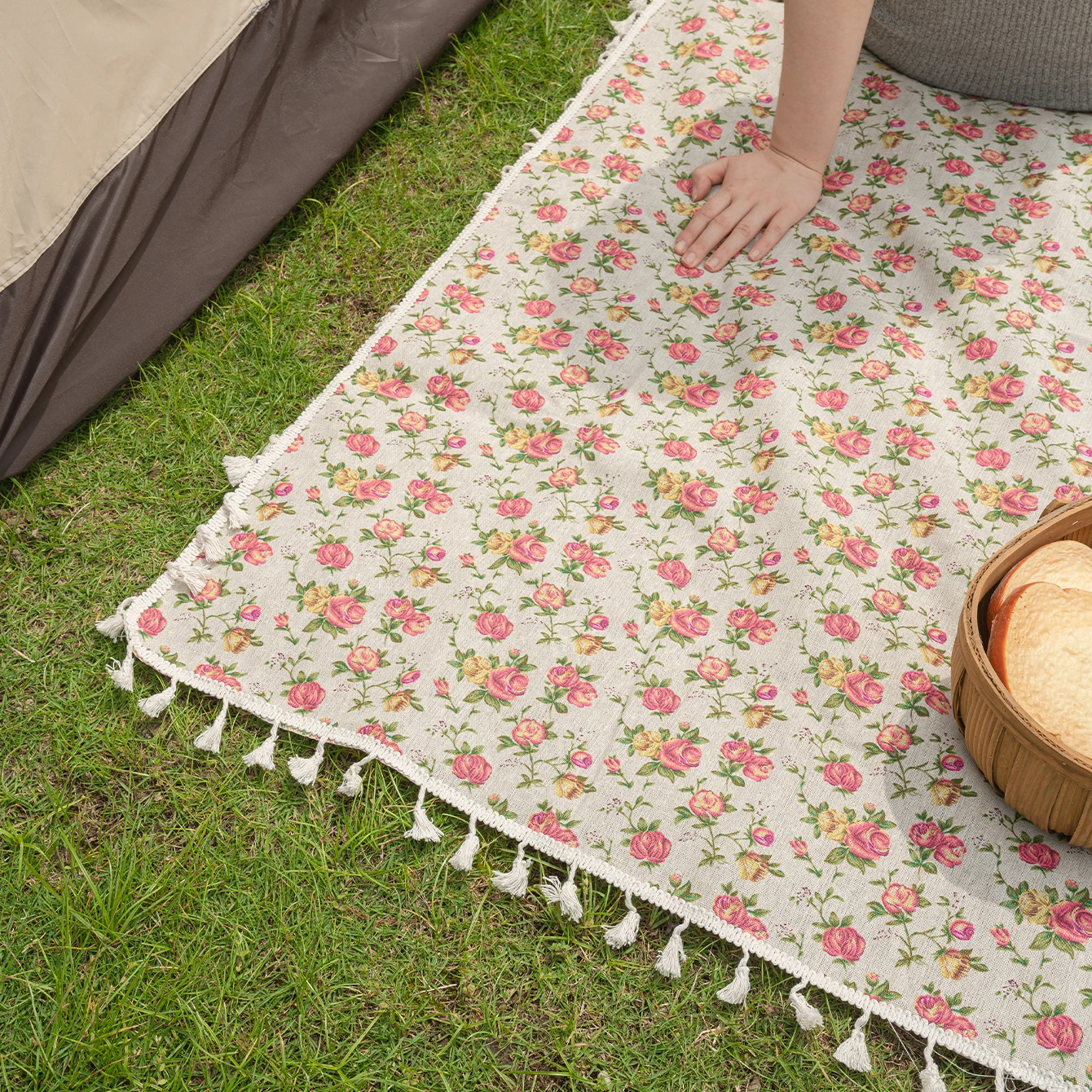 1pc/Bohemian rose countryside style foldable outdoor picnic mat suitable for beach travel, camping, and hiking