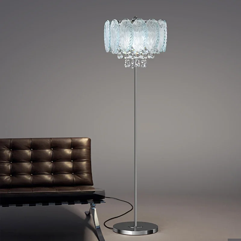 الشمال شخصية فاخرة كريستال ريشة LED مصابيح أرضية غرفة المعيشة أريكة دراسة الدائمة أضواء المنزل العمودي الإنارة
