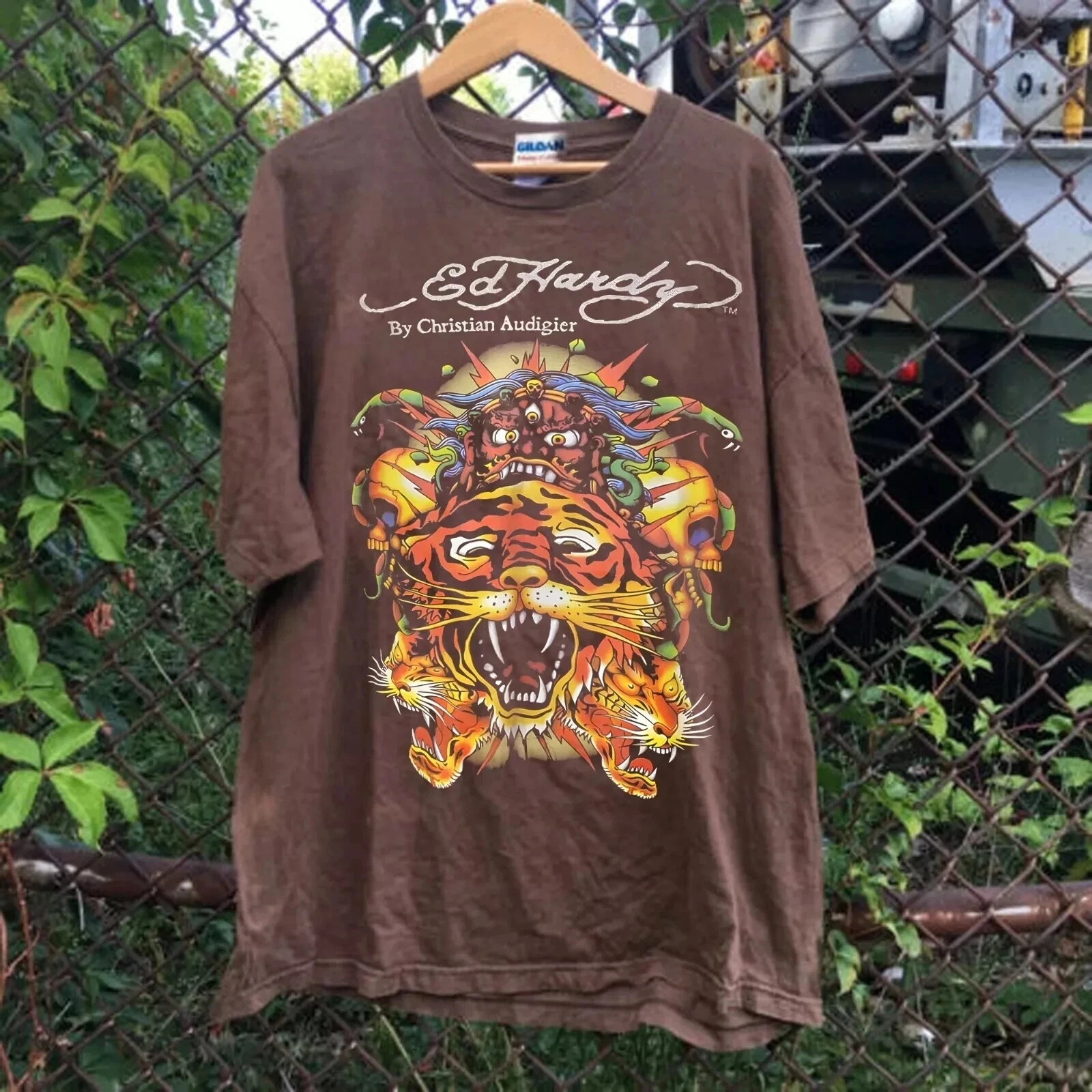 Camiseta Ed Hardy By Christian Audigier Band Dark Chocolate Unissex Reimpressão