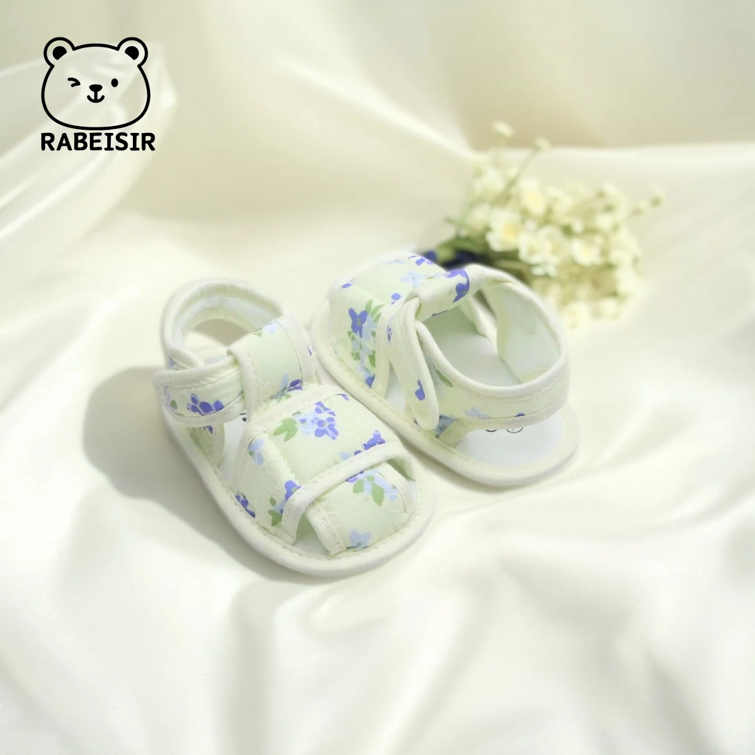 أحذية للأطفال الصغار، صنادل ما قبل الخطوات للفتيات الصغيرات، لون الحلوى، تصميم زهور صغيرة، خفيفة الوزن ومسامية، مناسبة للارتداء اليومي وملابس الحفلات، يمكن ارتداؤها في جميع الفصول