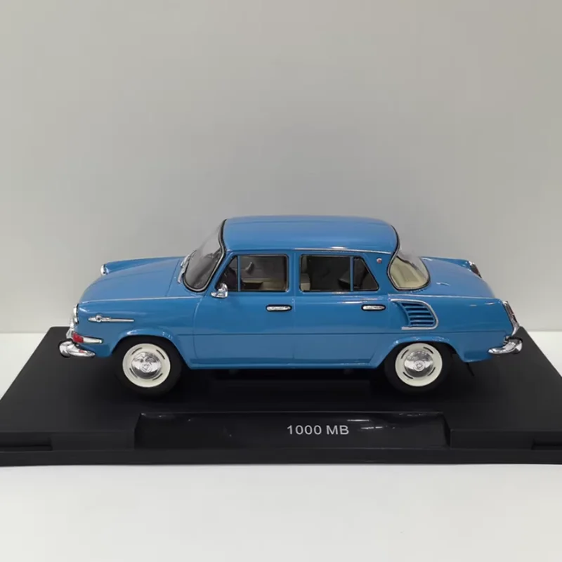 

MCG масштаб 1/18, 1000 МБ, модель автомобиля, статическая коллекция, украшенные праздничные подарки, игрушки, сувенирный подарок