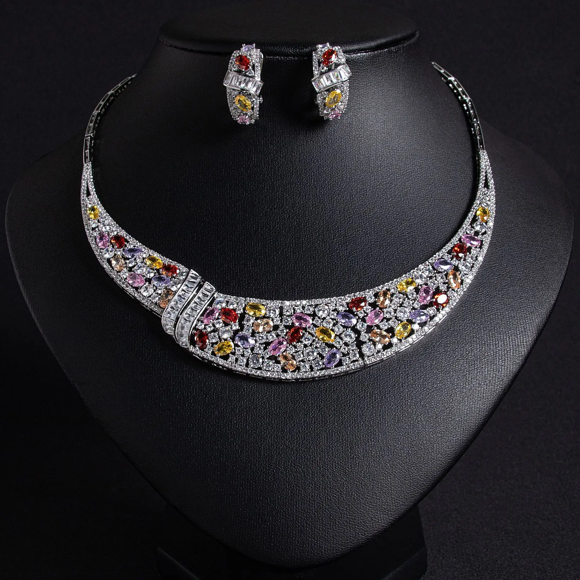 

Bright and elegant people, wedding dress women's luxury snake bone chain zircon necklace earrings printed set accessories